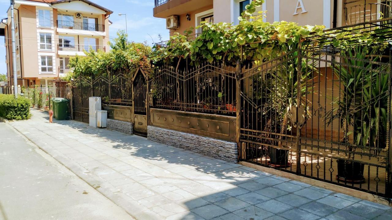 Dracena Guesthouse Ravda Luaran gambar