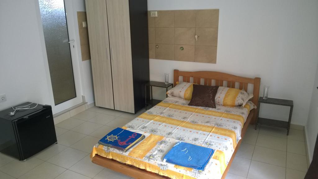 Dracena Guesthouse Ravda Luaran gambar