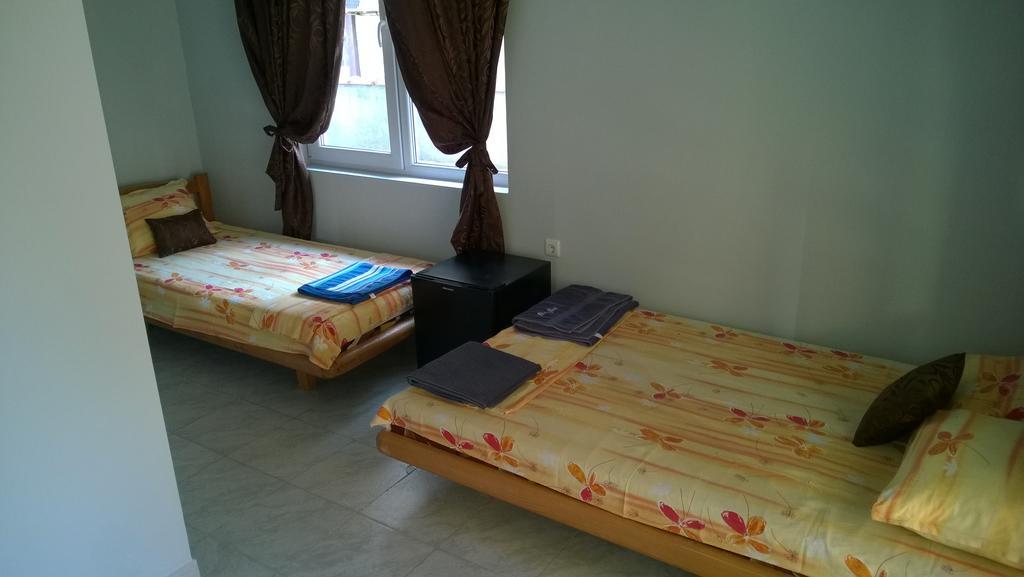 Dracena Guesthouse Ravda Luaran gambar